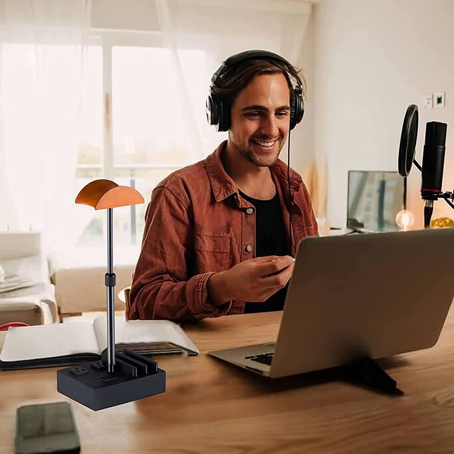 Headphone Stand Desktop Gaming Headset Holder with 2 AC Outlets and USB C&A Ports, Charging Station&Phone Stands, Height Adjustable Wood Earphone Table Game Accessories for Desktop Gamer