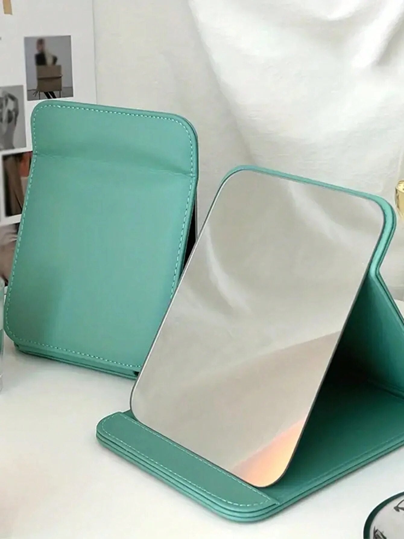1Pcs Large Leather Simple Bread Folding Makeup Mirror